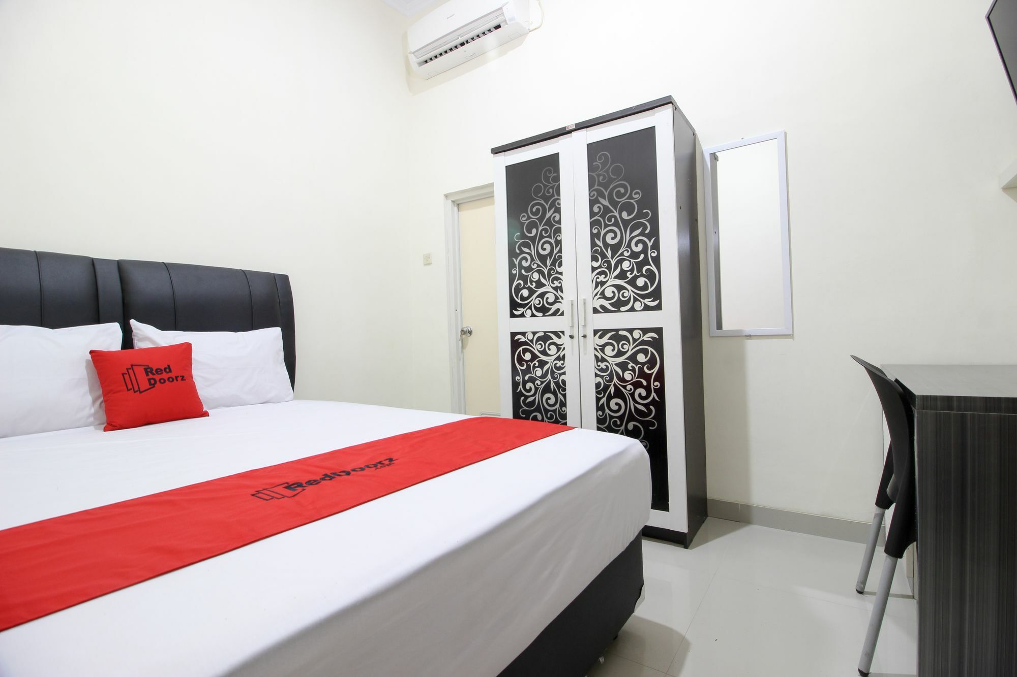 Reddoorz Plus Near Stie Ykpn 2 Maguwo Экстерьер фото