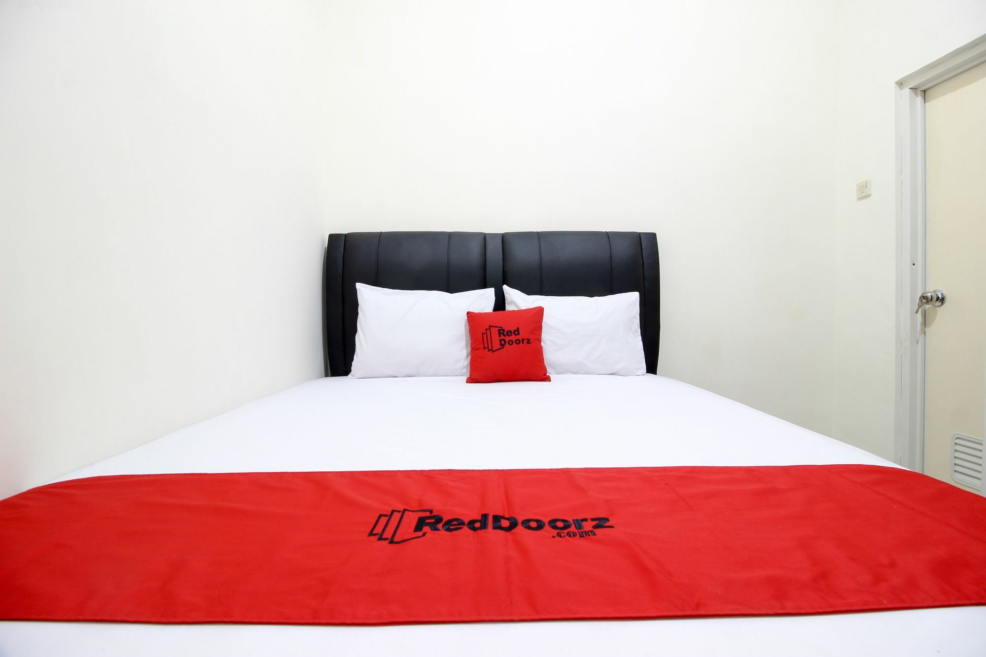 Reddoorz Plus Near Stie Ykpn 2 Maguwo Экстерьер фото