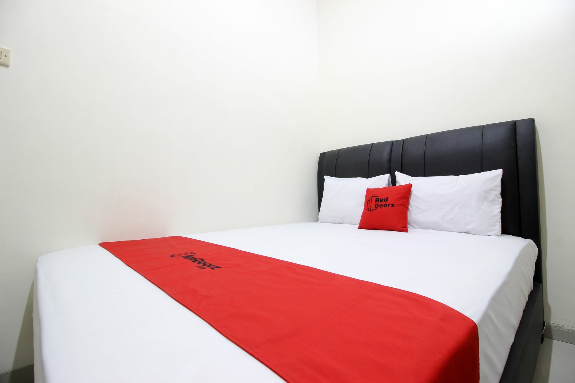 Reddoorz Plus Near Stie Ykpn 2 Maguwo Экстерьер фото
